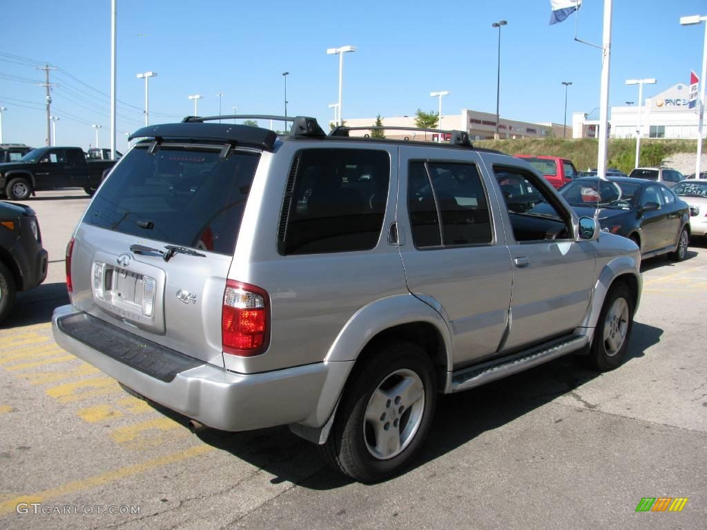 2002 QX4 4x4 - Brilliant Silver Metallic / Graphite photo #6