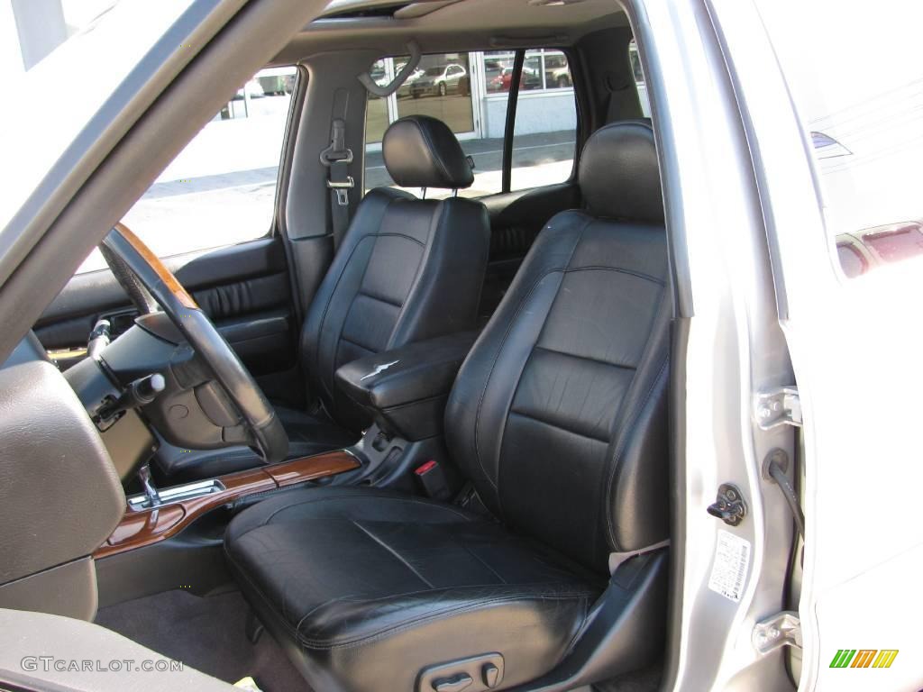 2002 QX4 4x4 - Brilliant Silver Metallic / Graphite photo #13