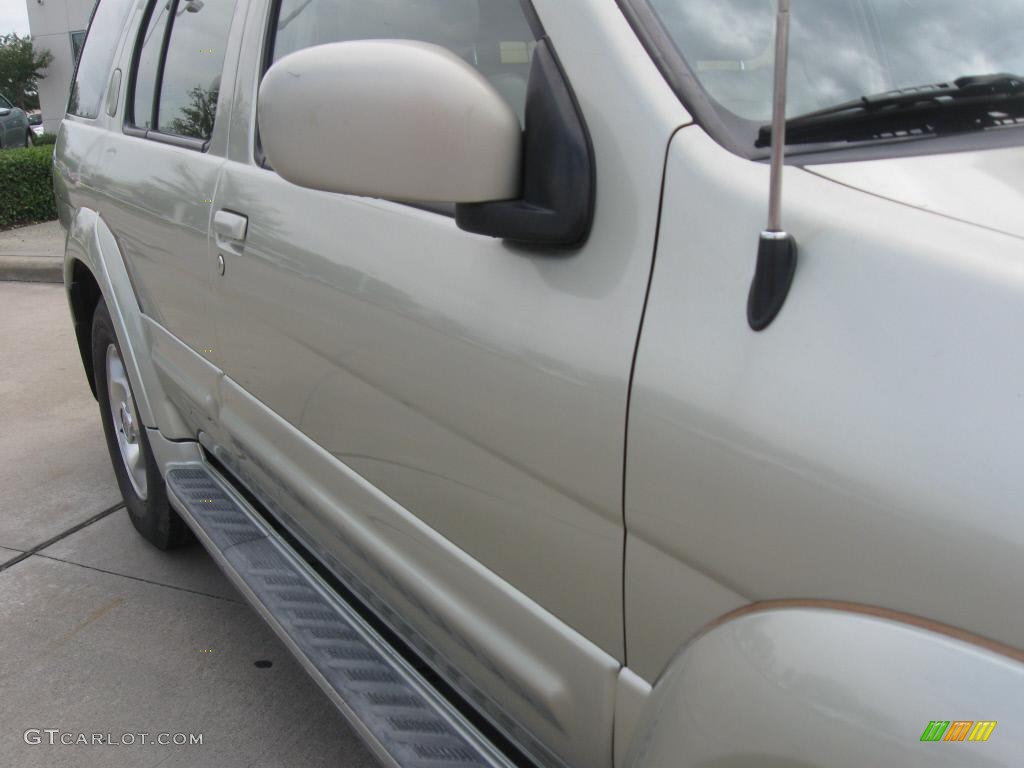 1999 QX4 4x4 - Tuscan Beige Metallic / Beige photo #23