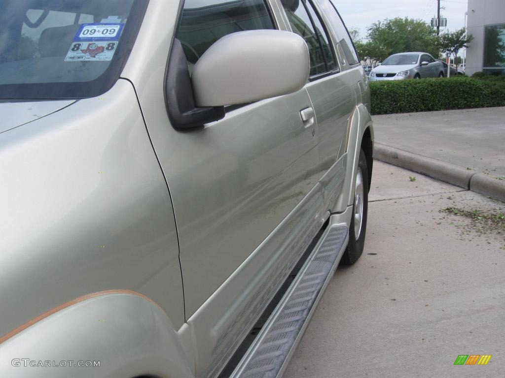 1999 QX4 4x4 - Tuscan Beige Metallic / Beige photo #26