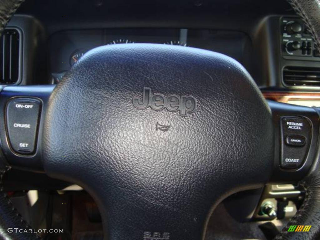 1996 Grand Cherokee Laredo 4x4 - Flame Red / Agate photo #19