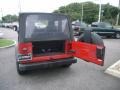 Flame Red - Wrangler SE 4x4 Photo No. 10