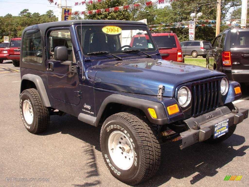 2004 Wrangler SE 4x4 - Patriot Blue Pearl / Dark Slate Gray photo #2