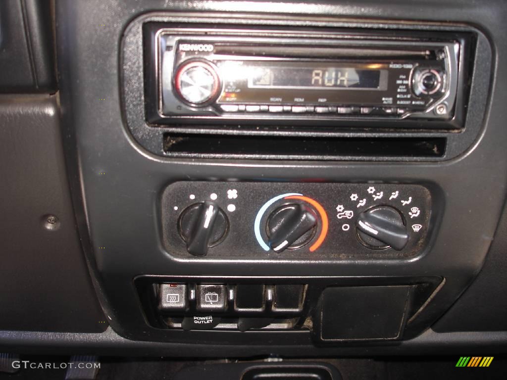 2004 Wrangler SE 4x4 - Patriot Blue Pearl / Dark Slate Gray photo #12