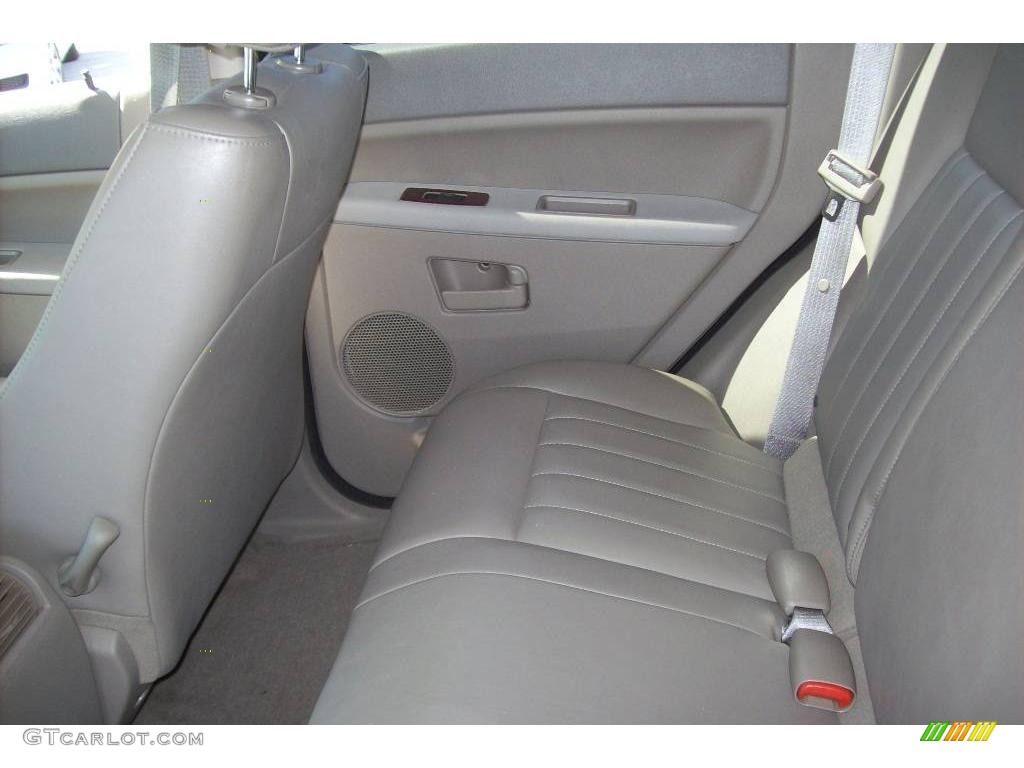 2005 Grand Cherokee Laredo 4x4 - Brilliant Black Crystal Pearl / Medium Slate Gray photo #14
