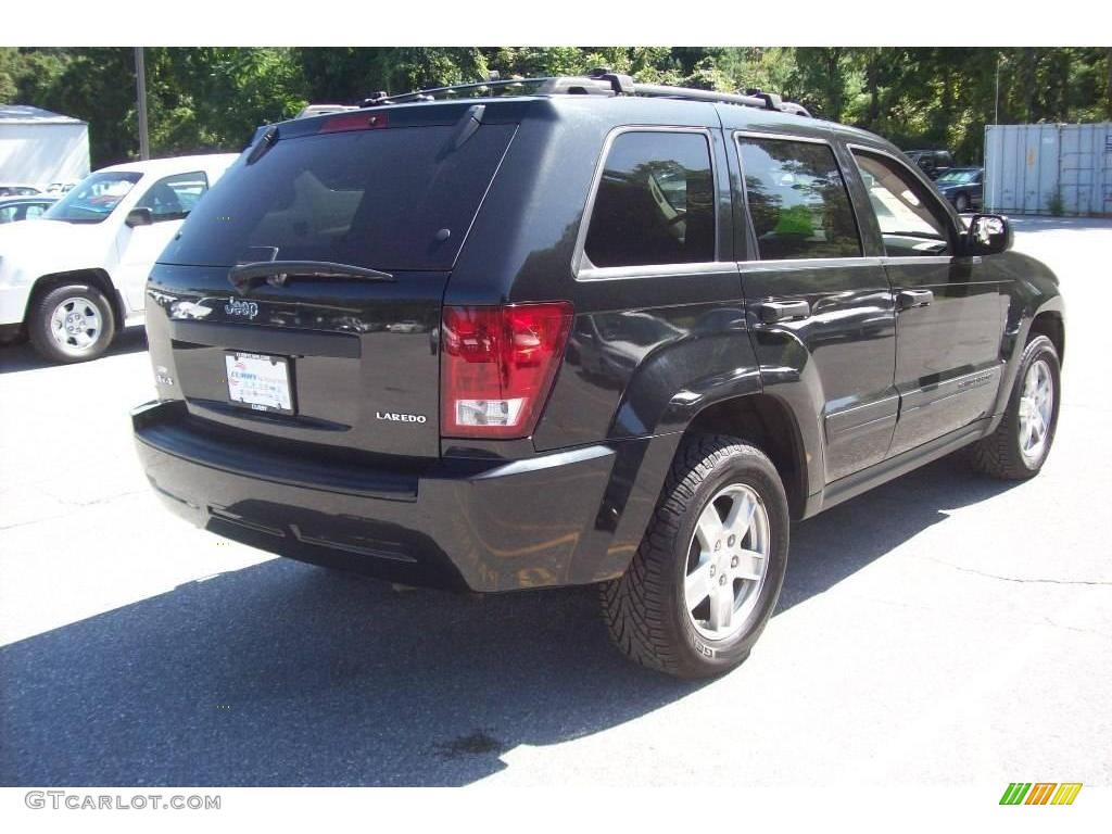 2005 Grand Cherokee Laredo 4x4 - Brilliant Black Crystal Pearl / Medium Slate Gray photo #22