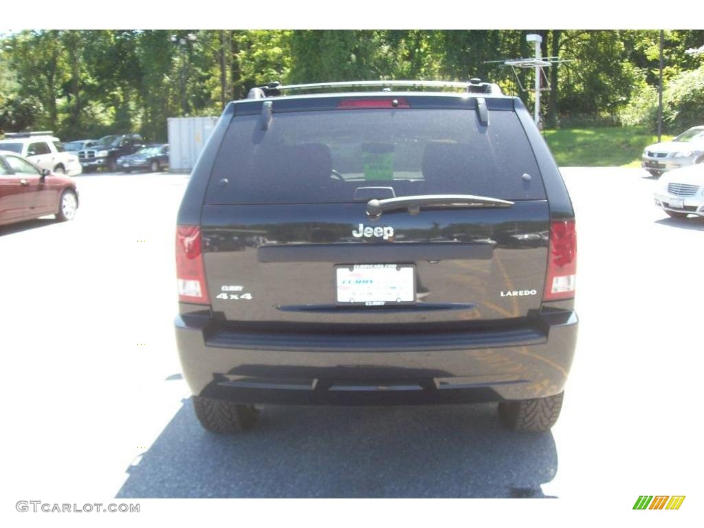 2005 Grand Cherokee Laredo 4x4 - Brilliant Black Crystal Pearl / Medium Slate Gray photo #23
