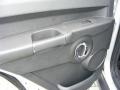 Bright Silver Metallic - Commander Sport Photo No. 14