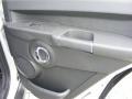 Bright Silver Metallic - Commander Sport Photo No. 18