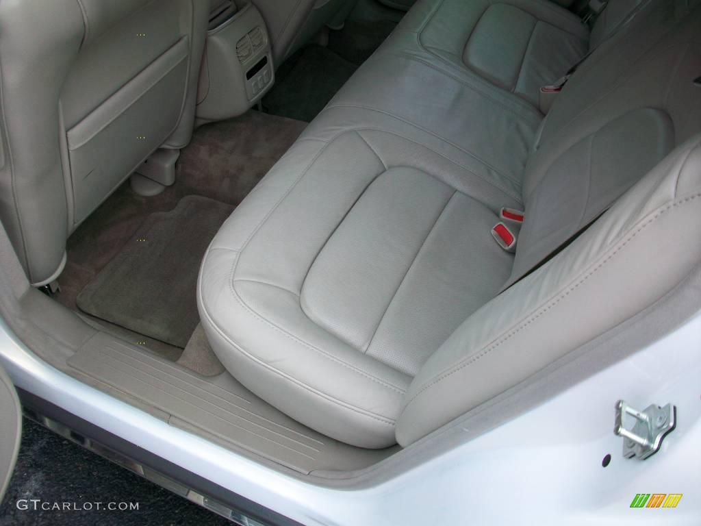2005 DeVille Sedan - Cotillion White / Shale photo #14