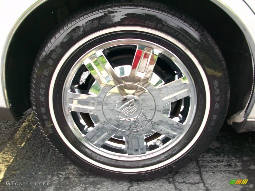 2005 DeVille Sedan - Cotillion White / Shale photo #18