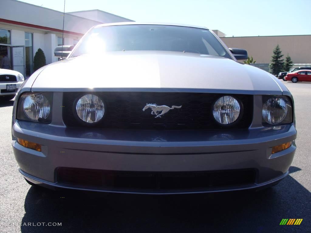 2006 Mustang GT Premium Coupe - Tungsten Grey Metallic / Dark Charcoal photo #2