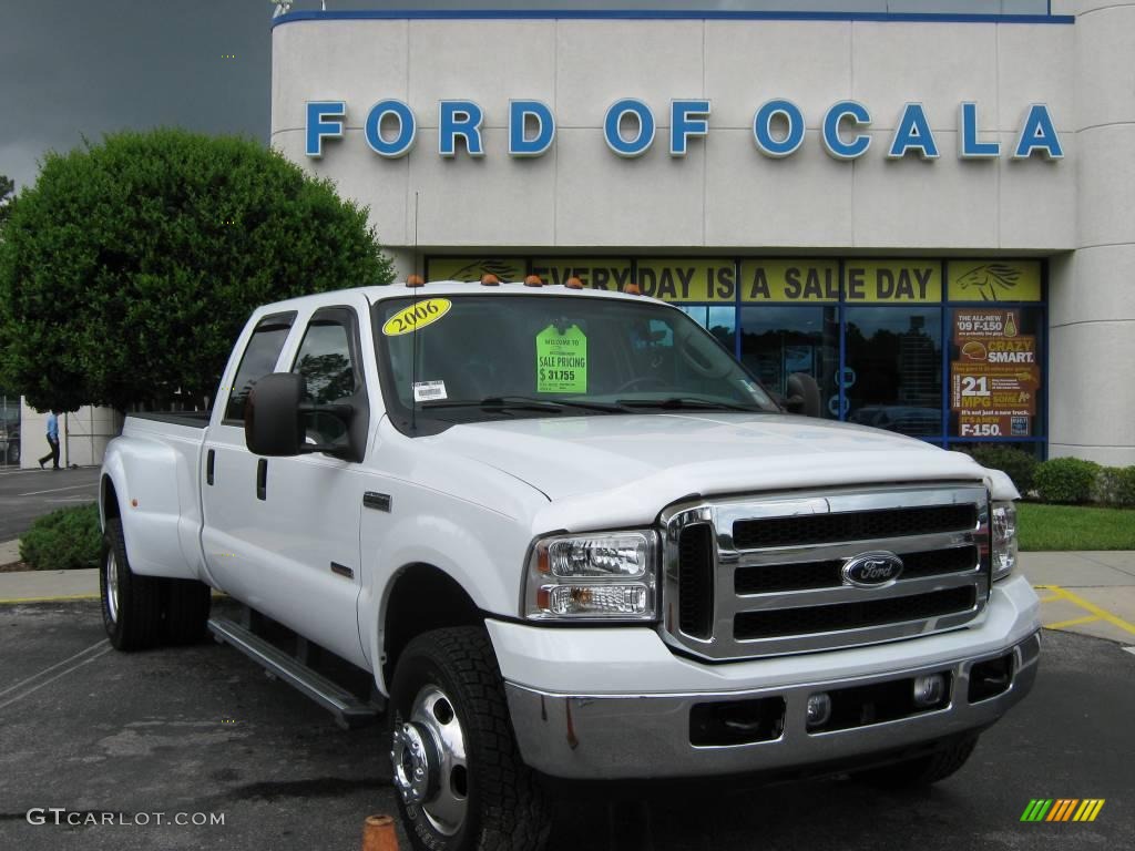 2006 F350 Super Duty Lariat FX4 Crew Cab 4x4 Dually - Oxford White / Dark Flint photo #1