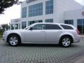 2008 Bright Silver Metallic Dodge Magnum   photo #2