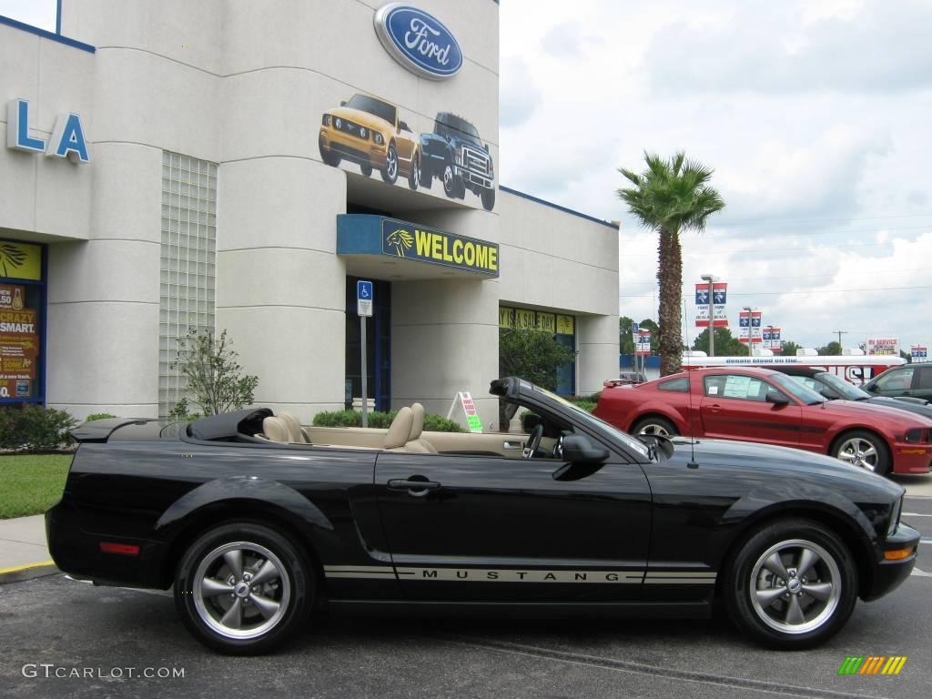 2008 Mustang V6 Premium Convertible - Black / Medium Parchment photo #11