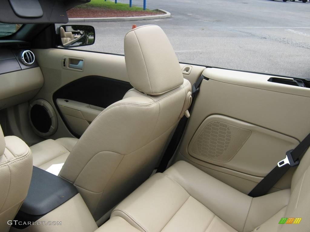 2008 Mustang V6 Premium Convertible - Black / Medium Parchment photo #21