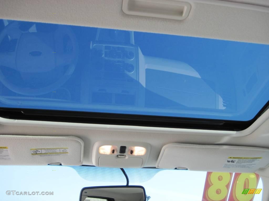 2008 Escape XLT V6 4WD - Oxford White / Stone photo #8