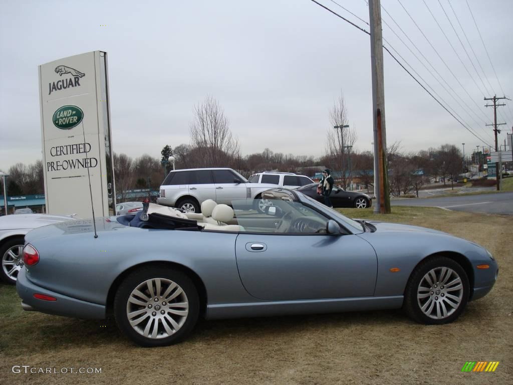 2006 XK XK8 Convertible - Frost Blue Metallic / Ivory photo #5