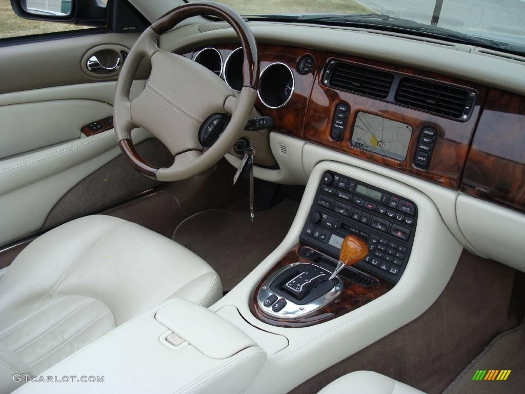 2006 XK XK8 Convertible - Frost Blue Metallic / Ivory photo #15