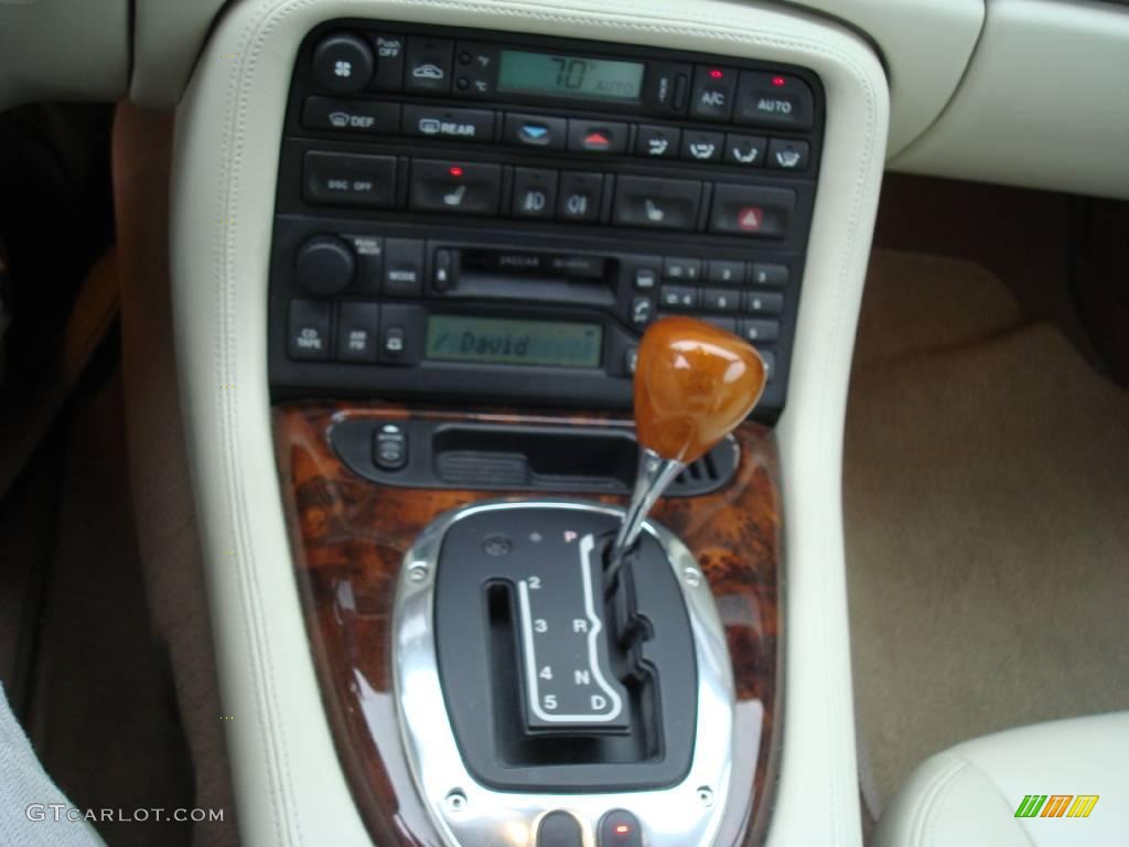 2006 XK XK8 Convertible - Frost Blue Metallic / Ivory photo #22