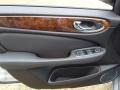Platinum Silver Metallic - XJ XJ8 L Photo No. 12