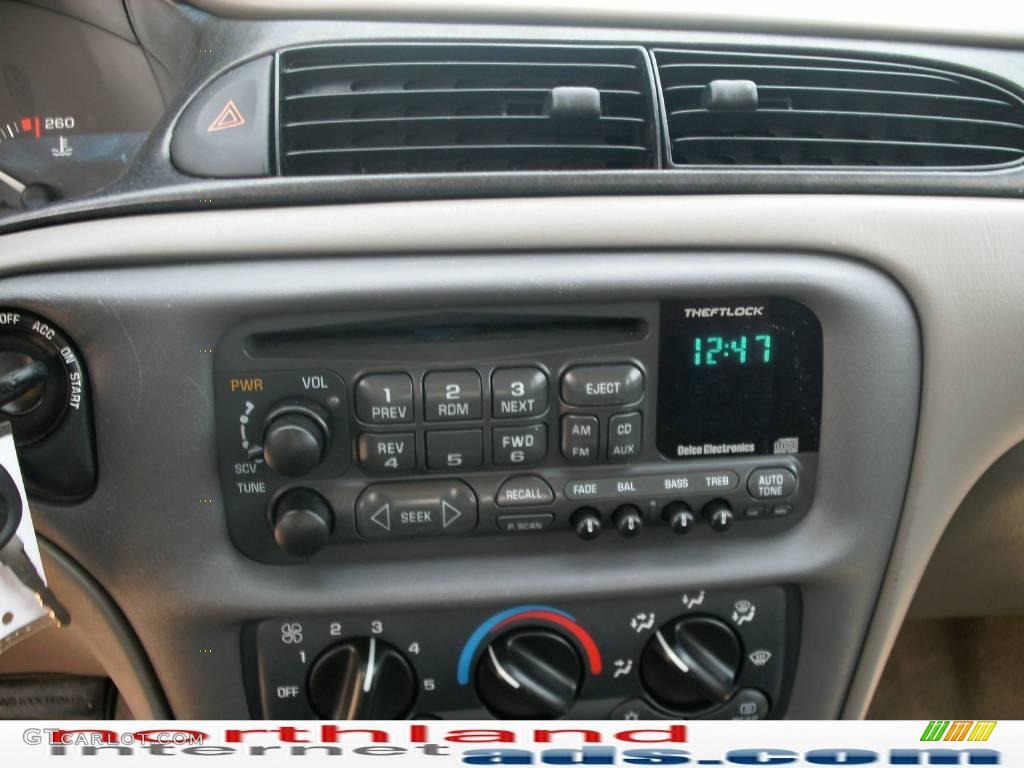 1998 Malibu Sedan - Medium Opal Blue Metallic / Neutral photo #17