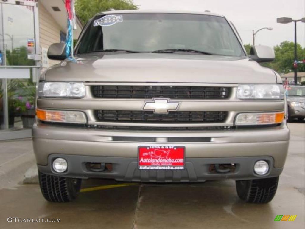 2001 Suburban 1500 Z71 4x4 - Light Pewter Metallic / Light Gray/Neutral photo #5