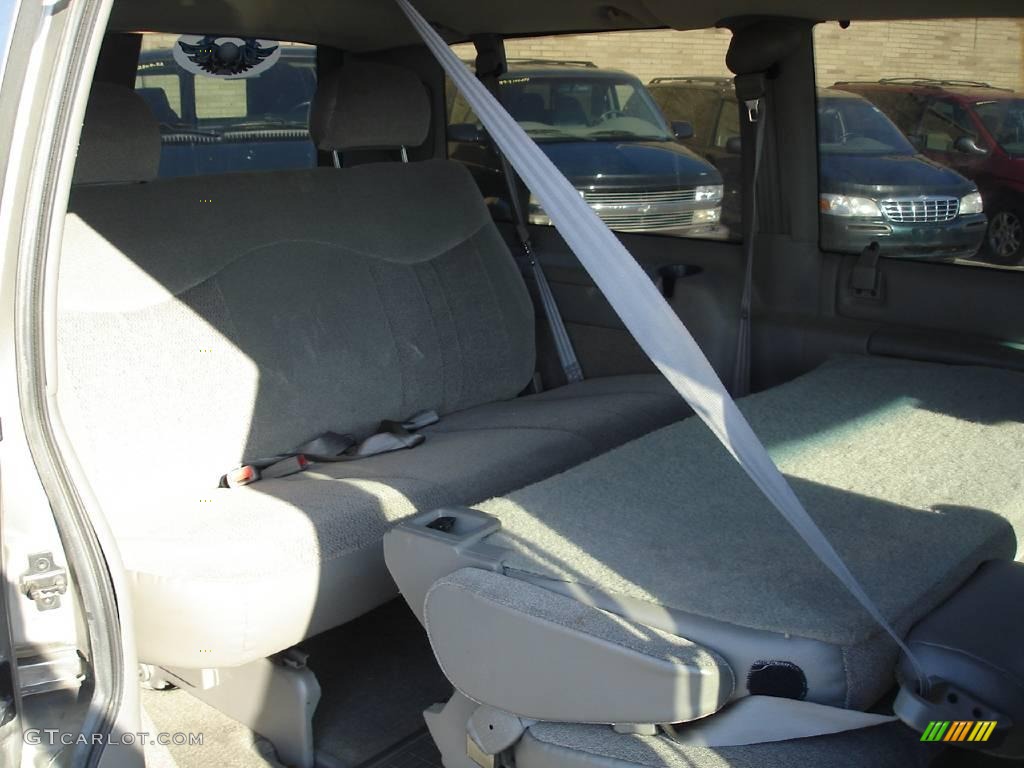 2004 Astro LS AWD Passenger Van - Light Pewter Metallic / Medium Gray photo #21
