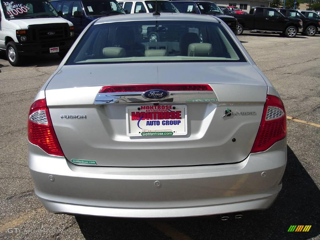 2010 Fusion Hybrid - Brilliant Silver Metallic / Camel photo #4
