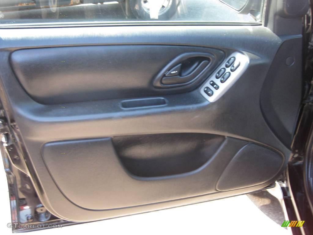 2004 Escape Limited - Black / Ebony Black photo #24
