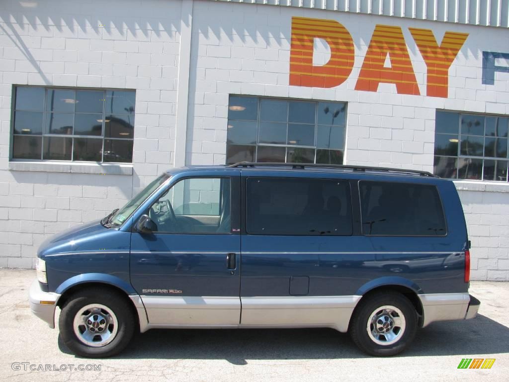 2000 Safari SLE AWD - Cadet Blue Metallic / Pewter photo #2