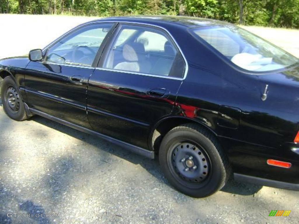 1995 Accord EX Sedan - Granada Black Pearl / Gray photo #39