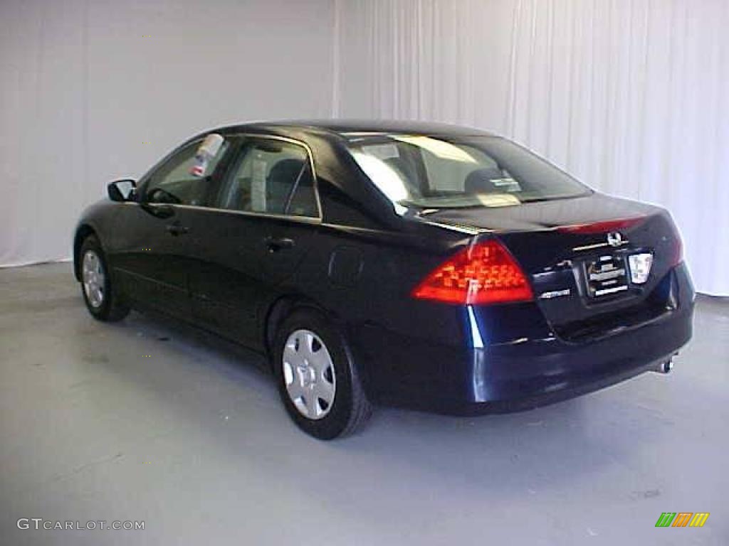 2006 Accord LX Sedan - Royal Blue Pearl / Gray photo #25