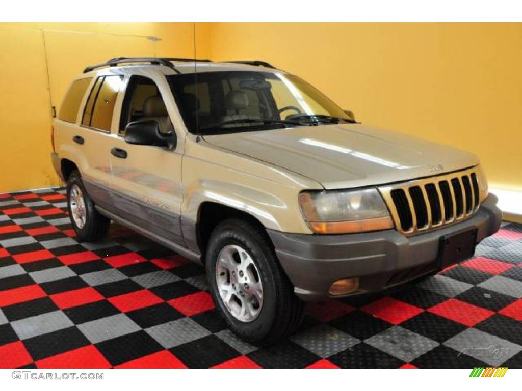 2000 Grand Cherokee Laredo 4x4 - Champagne Pearlcoat / Taupe photo #1