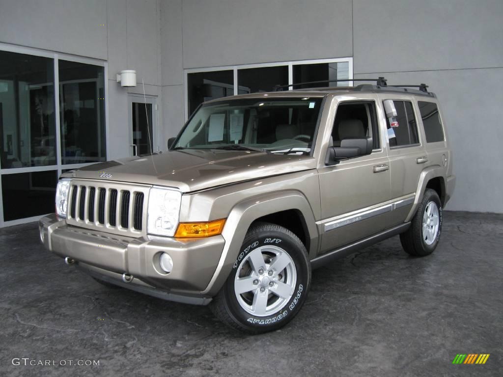 Light Khaki Metallic Jeep Commander