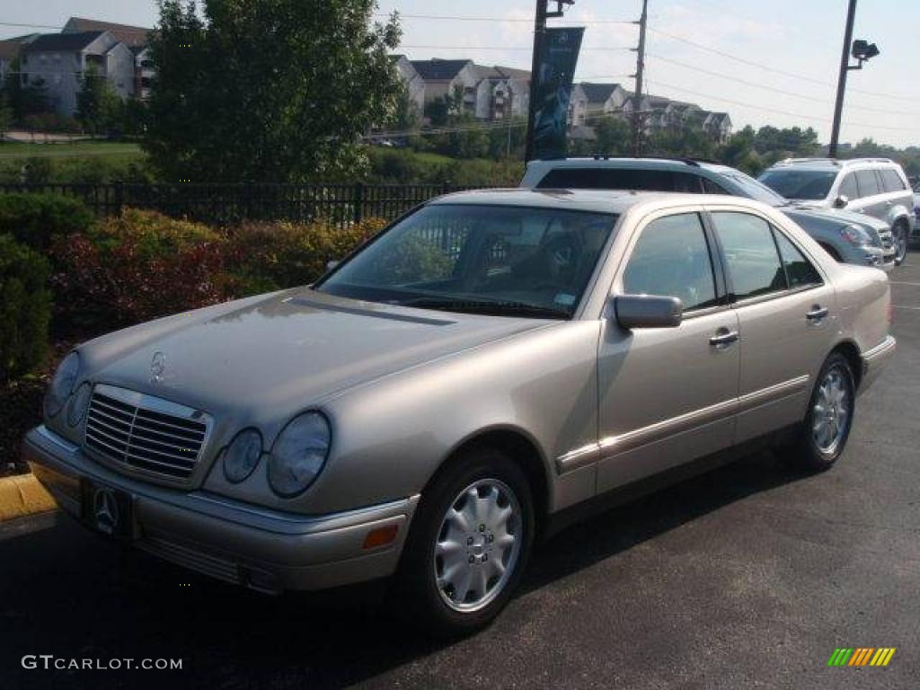 1999 E 320 Sedan - Smoke Silver Metallic / Parchment photo #1