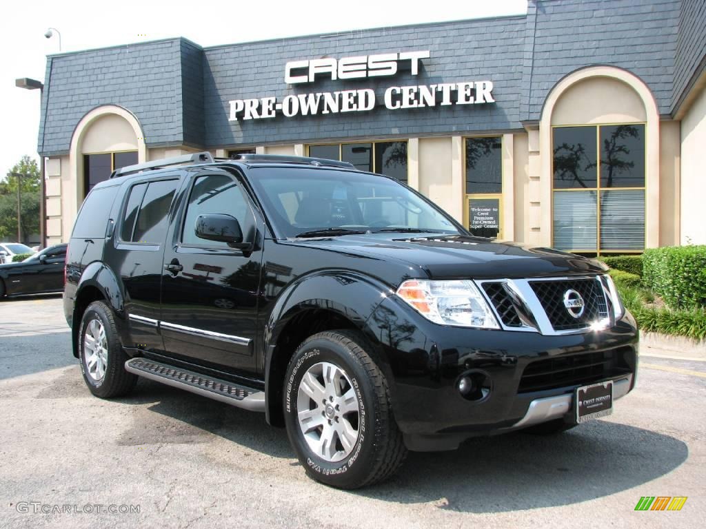 Super Black Nissan Pathfinder