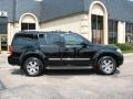 Super Black - Pathfinder LE 4x4 Photo No. 7