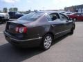 2006 Mocha Brown Volkswagen Passat 2.0T Sedan  photo #4