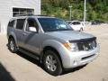 Silver Lightning Metallic - Pathfinder LE 4x4 Photo No. 5
