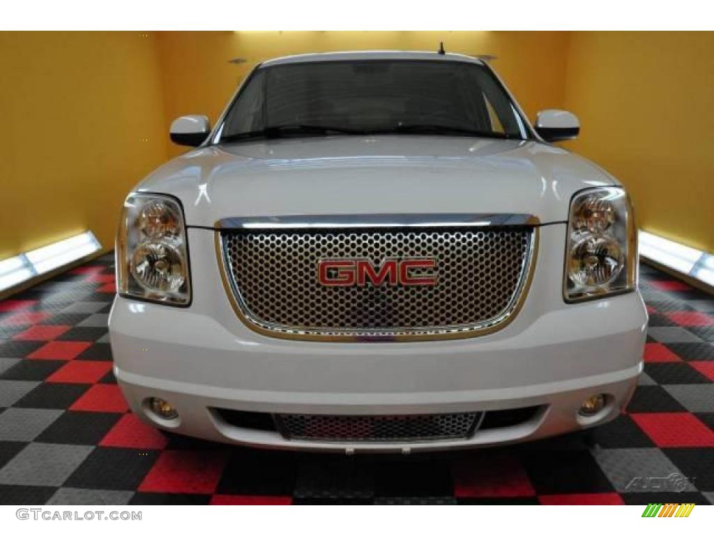 2007 Yukon Denali AWD - Summit White / Ebony Black photo #2