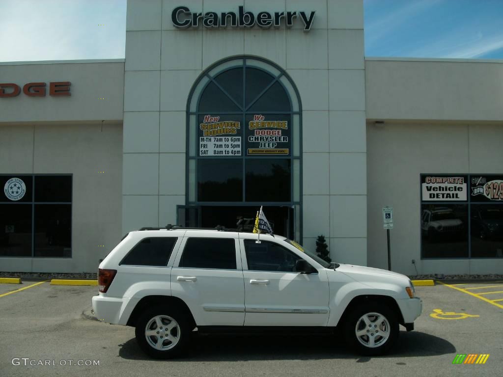 2005 Grand Cherokee Limited 4x4 - Stone White / Dark Khaki/Light Graystone photo #1