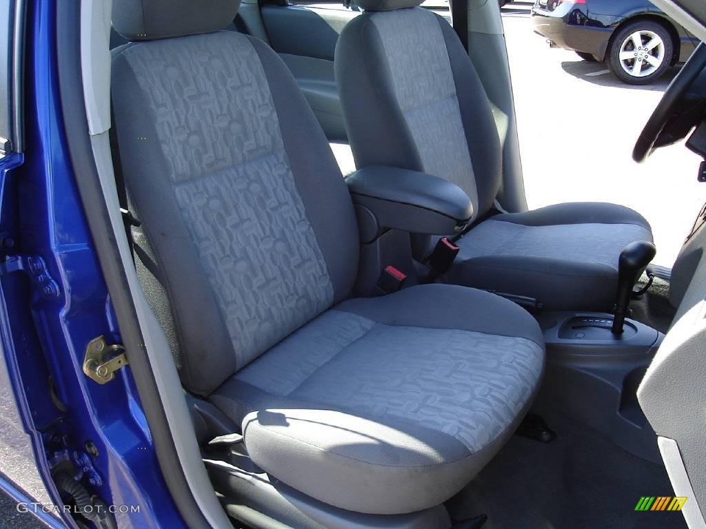 2005 Focus ZX4 SE Sedan - Sonic Blue Metallic / Dark Flint/Light Flint photo #13