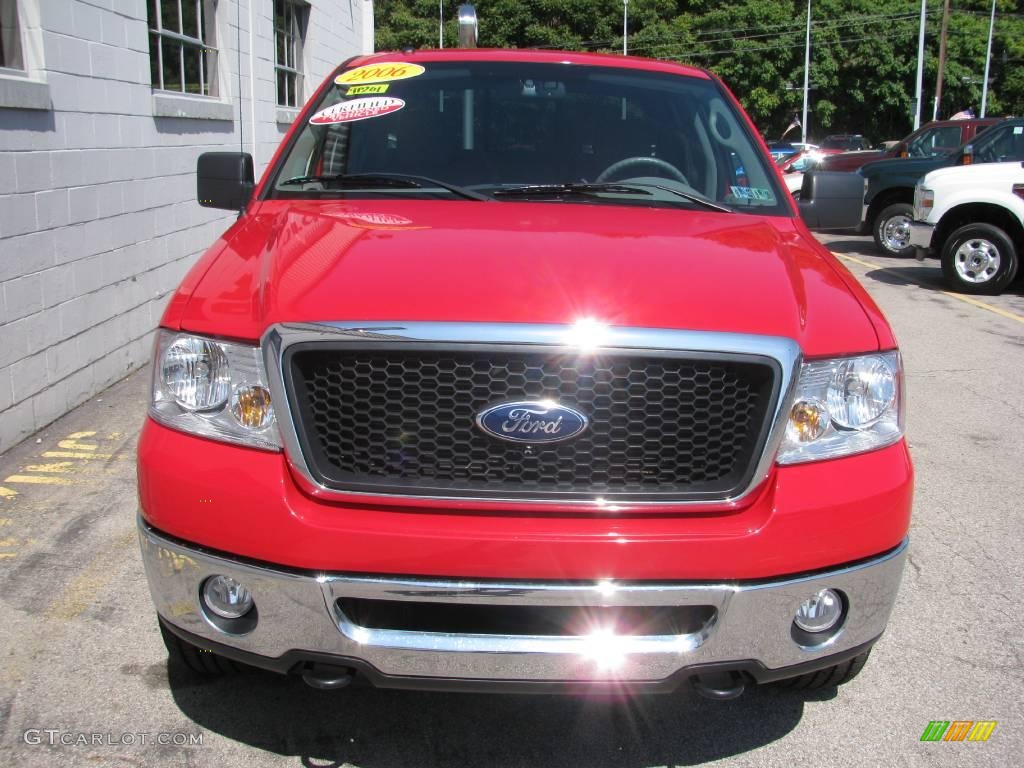 2006 F150 XLT SuperCrew 4x4 - Bright Red / Medium/Dark Flint photo #4