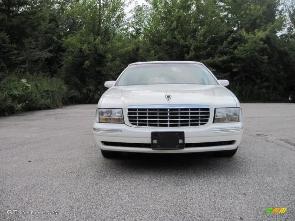 1999 DeVille Sedan - White / Neutral Shale photo #2