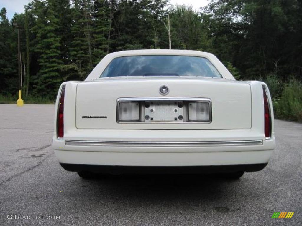 1999 DeVille Sedan - White / Neutral Shale photo #4