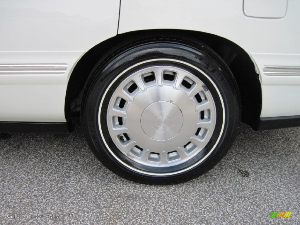 1999 DeVille Sedan - White / Neutral Shale photo #7
