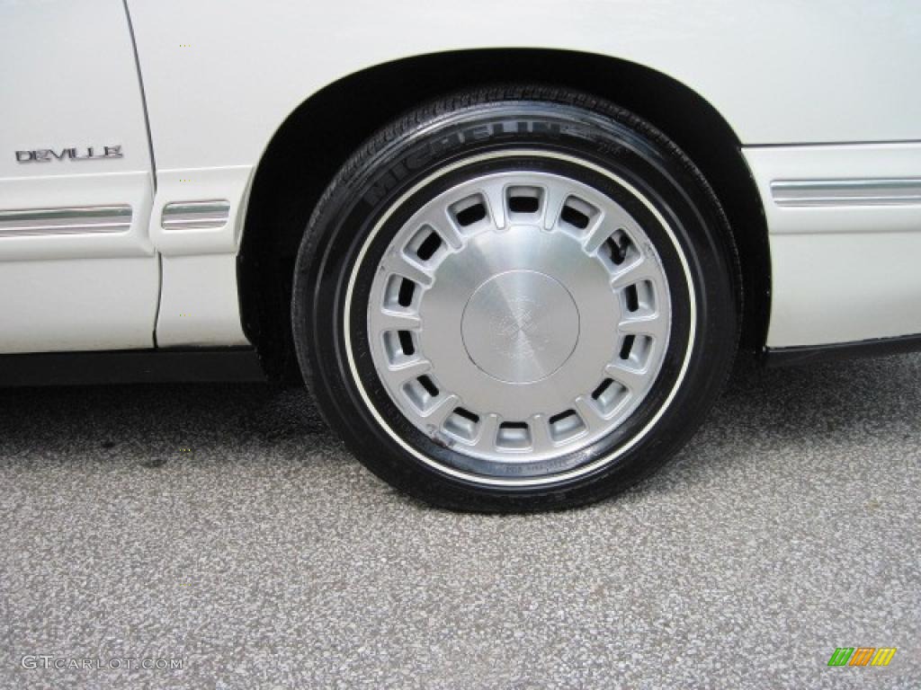 1999 DeVille Sedan - White / Neutral Shale photo #9