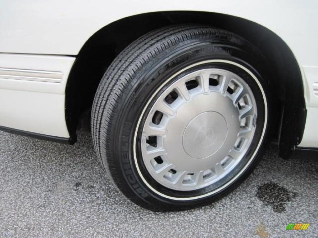 1999 DeVille Sedan - White / Neutral Shale photo #10