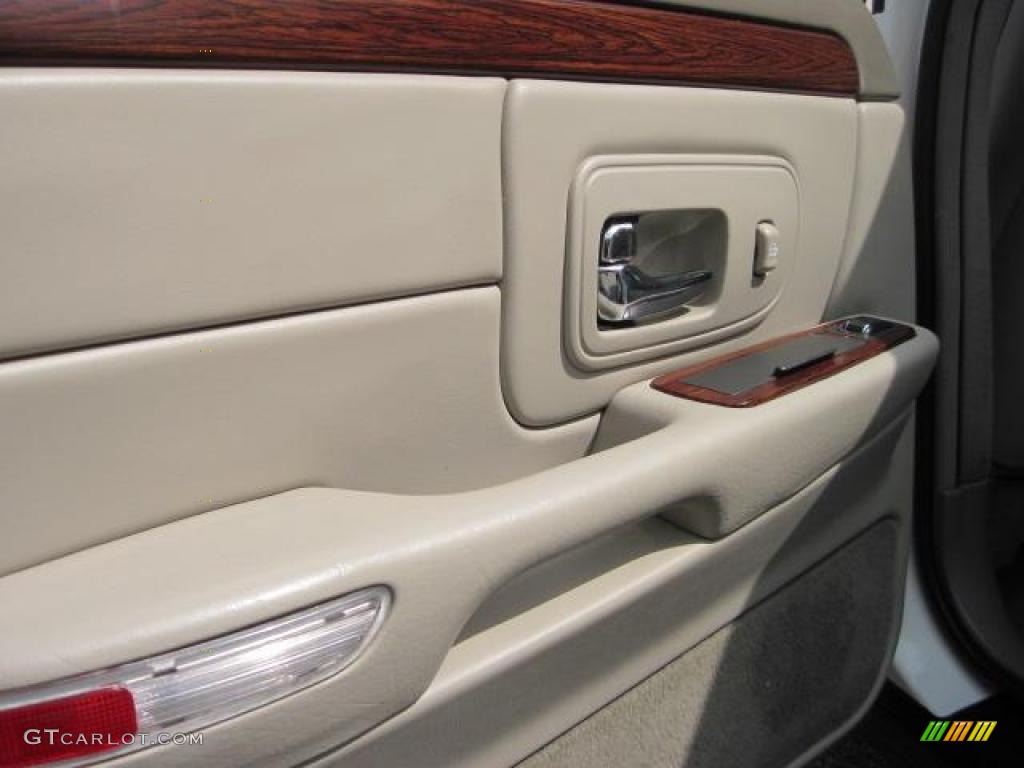 1999 DeVille Sedan - White / Neutral Shale photo #14